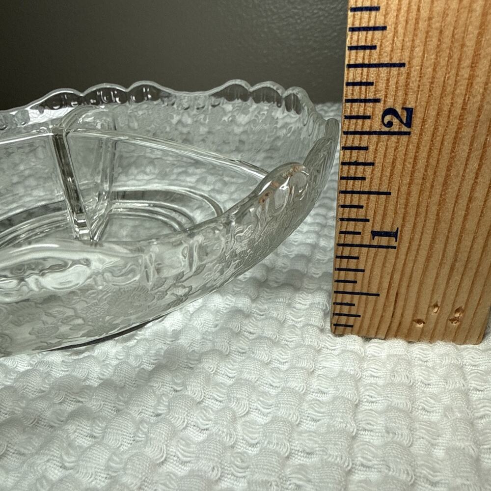 Vtg Cambridge Rose Point Etched Glass Divided Dish/Relish Dish W/ Scalloped Edge - Picture 9 of 11
